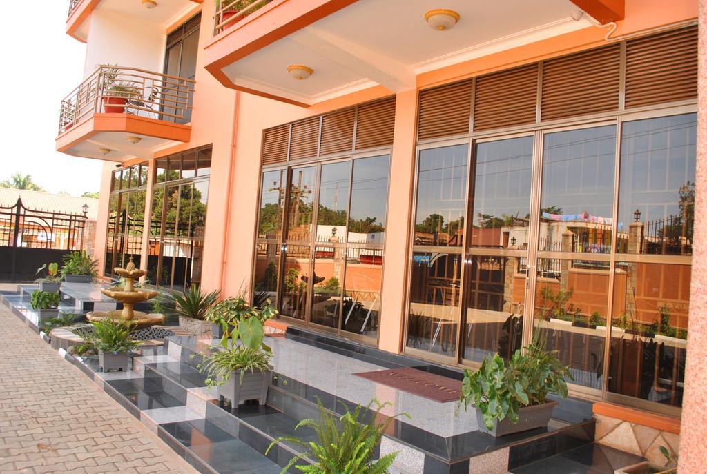 Tristar Hotel Kampala Exterior photo
